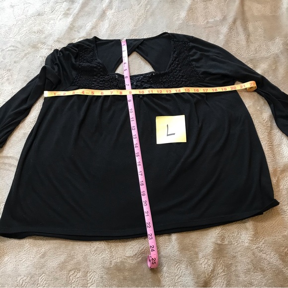 American Eagle black lace back cutout soft blouse Size L - Picture 9 of 9